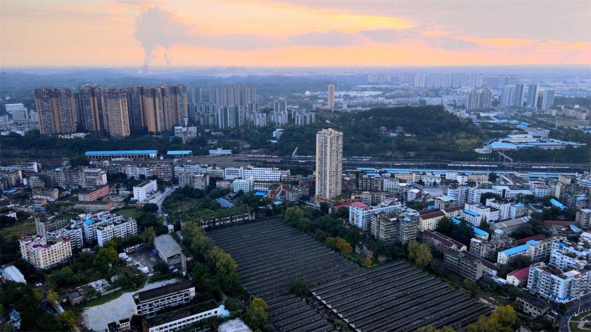 沱江漫舞甜城夢(mèng)，碧水長(zhǎng)吟內(nèi)江情